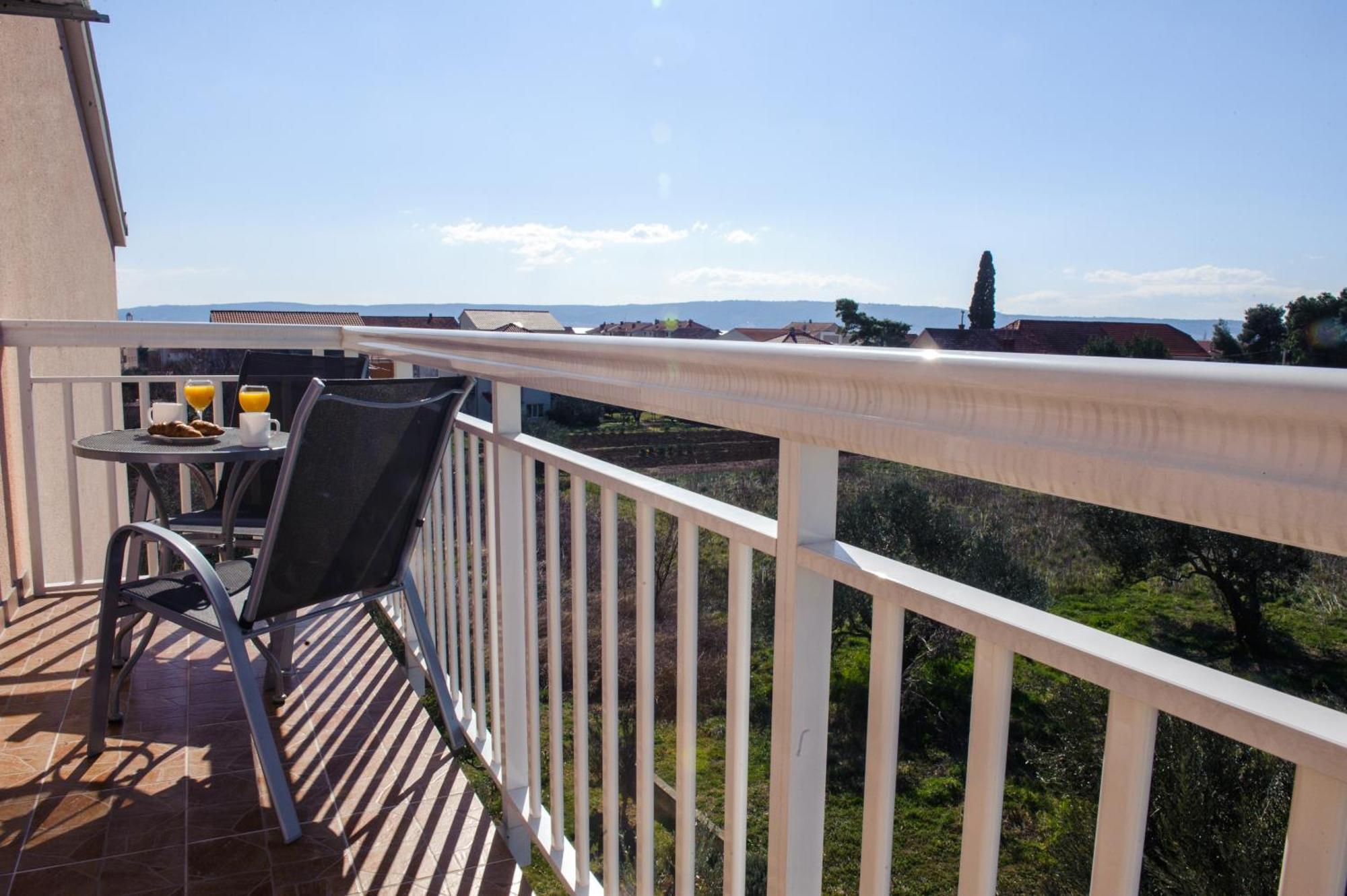 Apartman Sunny Vacay Kastela Luaran gambar